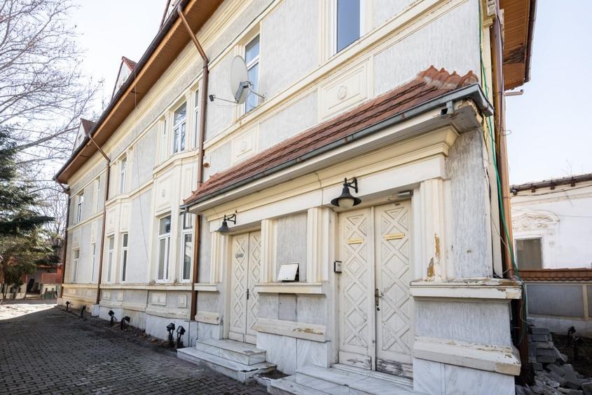 Vila 16 Camere de vanzare Unirii Primaria Sector 3 - 26