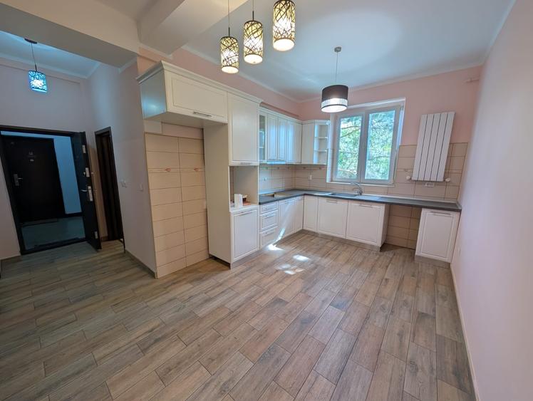Apartament cu 2 camere decomandat, mobilat în Aviatori