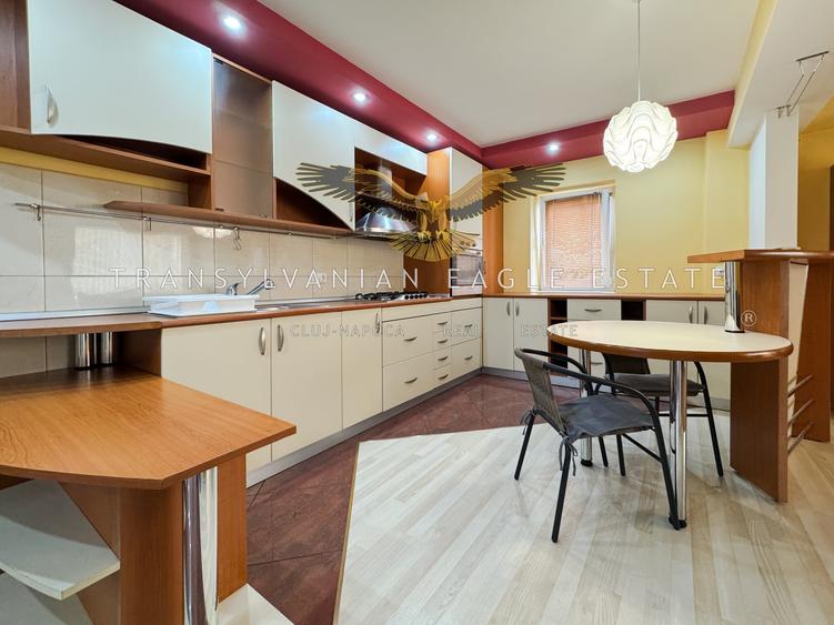 Apartament cu 3 camere semidecomandat, mobilat în Plopilor