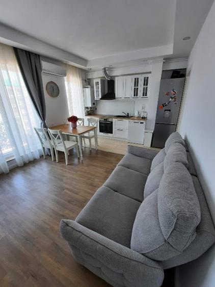 Apartament cu 3 camere decomandat, mobilat în Ștefăneștii de Jos