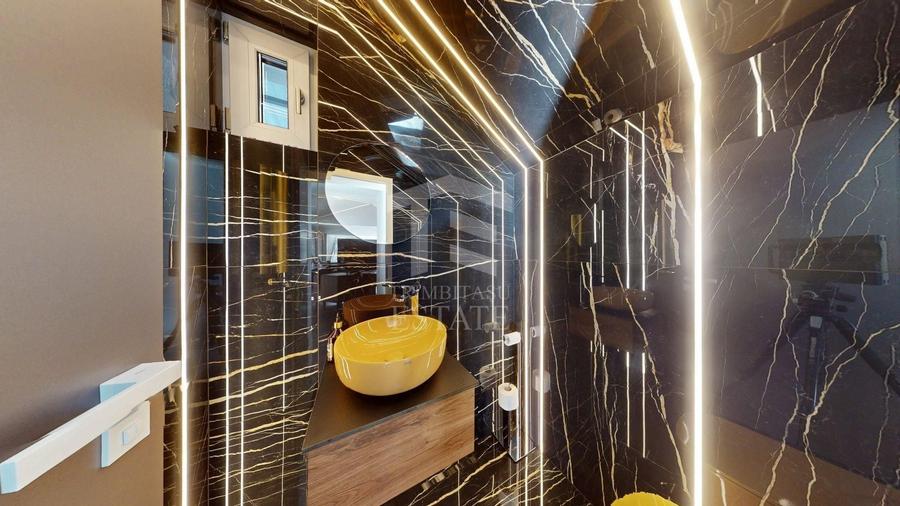 Casă individuală cu 6 camere cu Canalizare în Titan