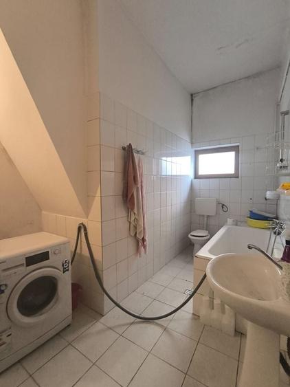 Casă individuală cu 3 camere cu Canalizare în Plopilor