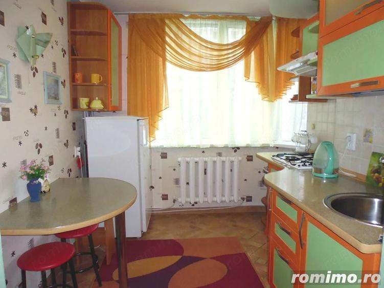 Garsonieră decomandată în Eroii Revoluției