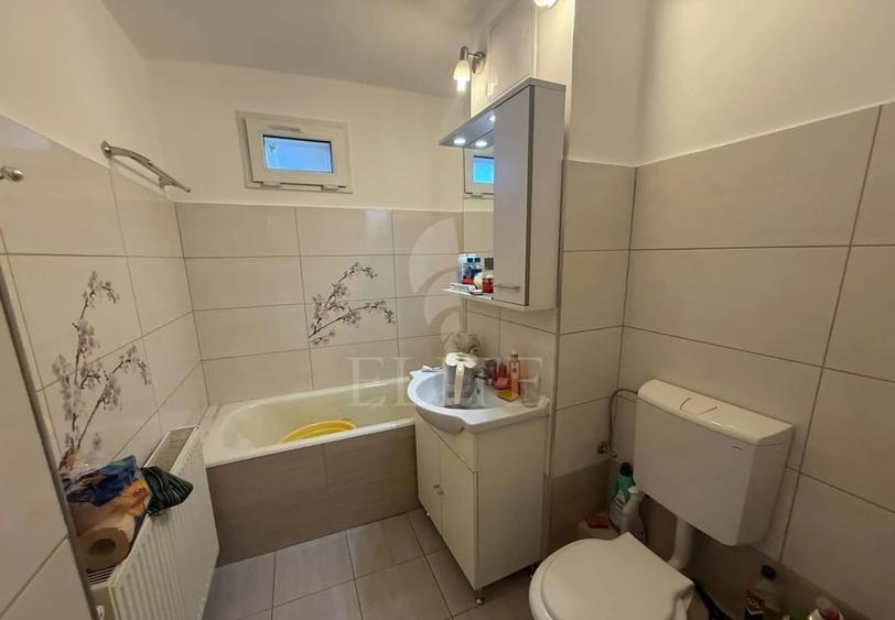 Apartament 3 camere în zona STRAZII BUCURESTI - 8