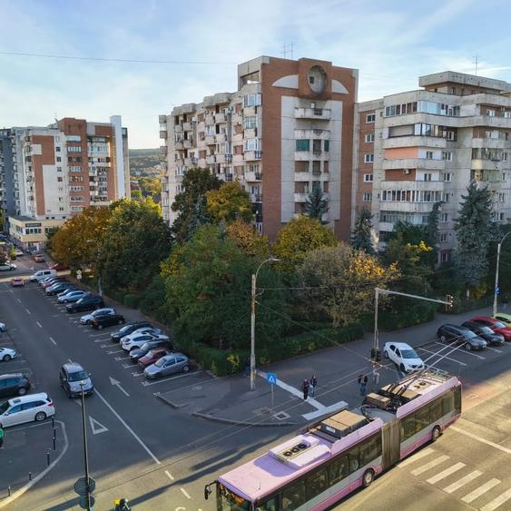 Apartament cu 3 camere semidecomandat în Mănăștur