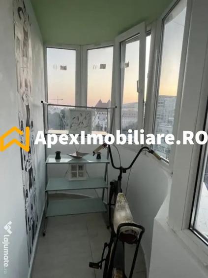 Apartament cu 3 camere semidecomandat în Iancului