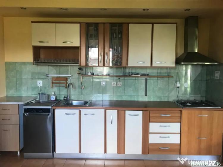 Casă cu 5 camere cu Teren 600 Mp în Central