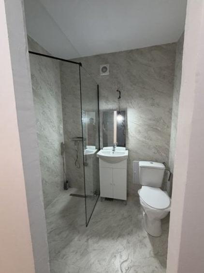 Apartament cu 3 camere decomandat în Drumul Taberei