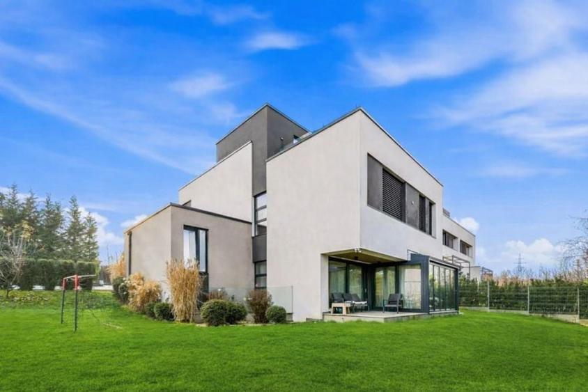Casă cu 4 camere în Calea Turzii