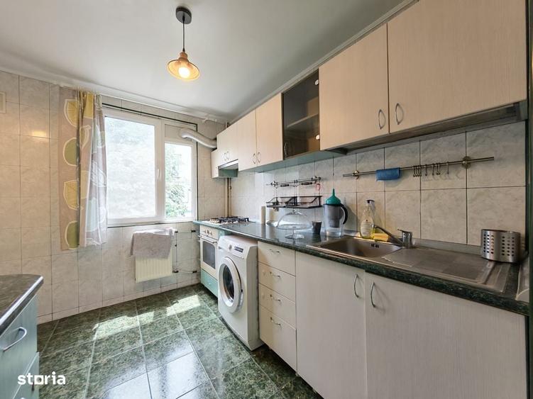 Apartament cu 3 camere semidecomandat în Drumul Taberei