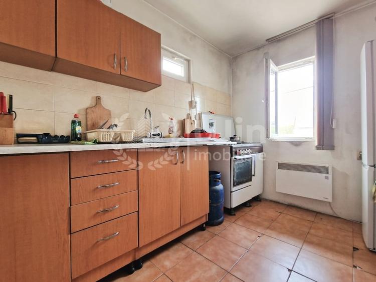 Casă individuală cu 4 camere cu Canalizare în Iris