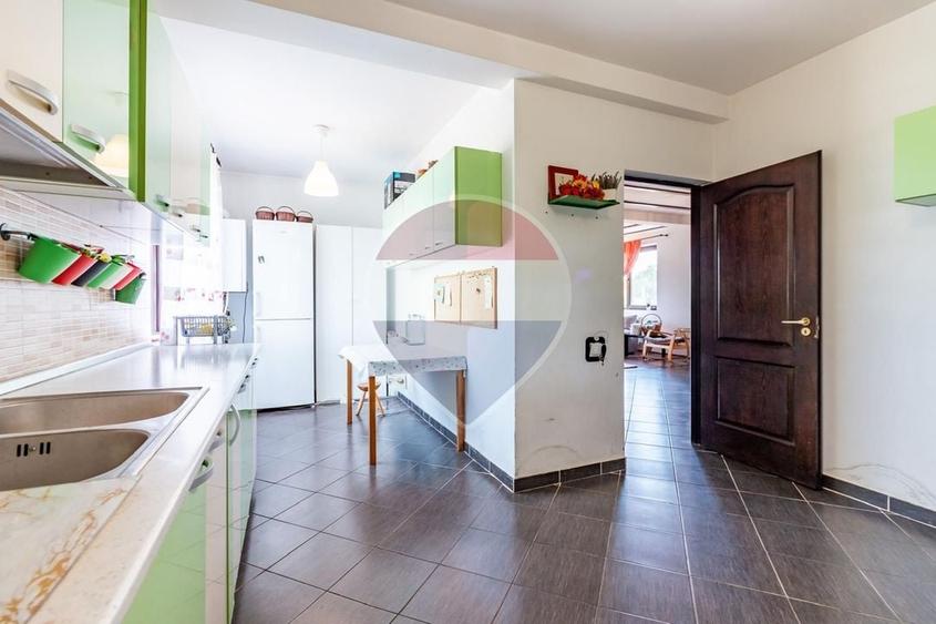 Casă individuală cu 6 camere cu Teren 1600 Mp în Ciorogârla