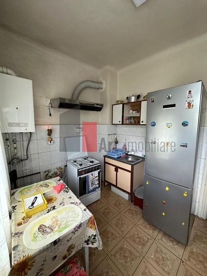 Casă individuală cu 4 camere cu Canalizare în 13 Septembrie