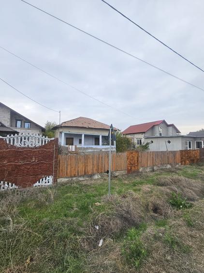 Casă cu 2 camere cu Teren 2300 Mp în Cioroiașu