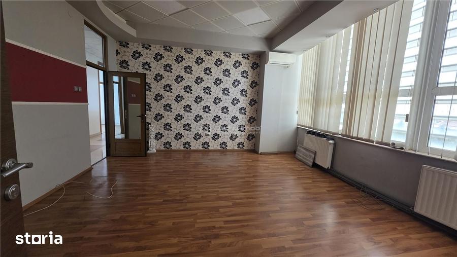 Spațiu comercial, de 1,386 mp, în Bordei