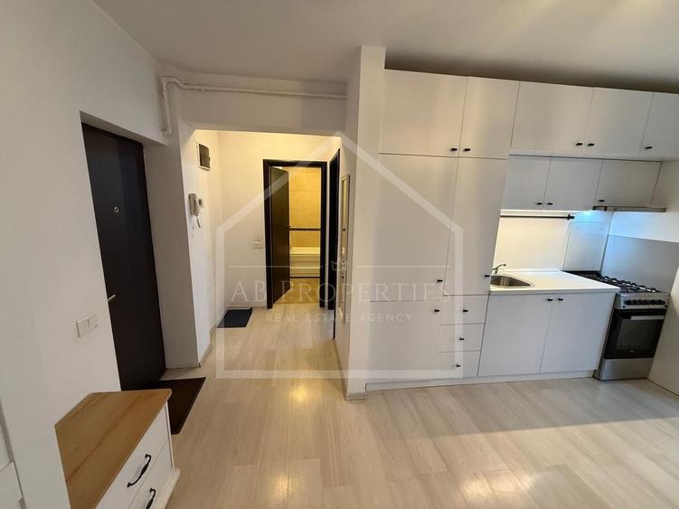 Apartament cu 2 camere semidecomandat, mobilat în Militari