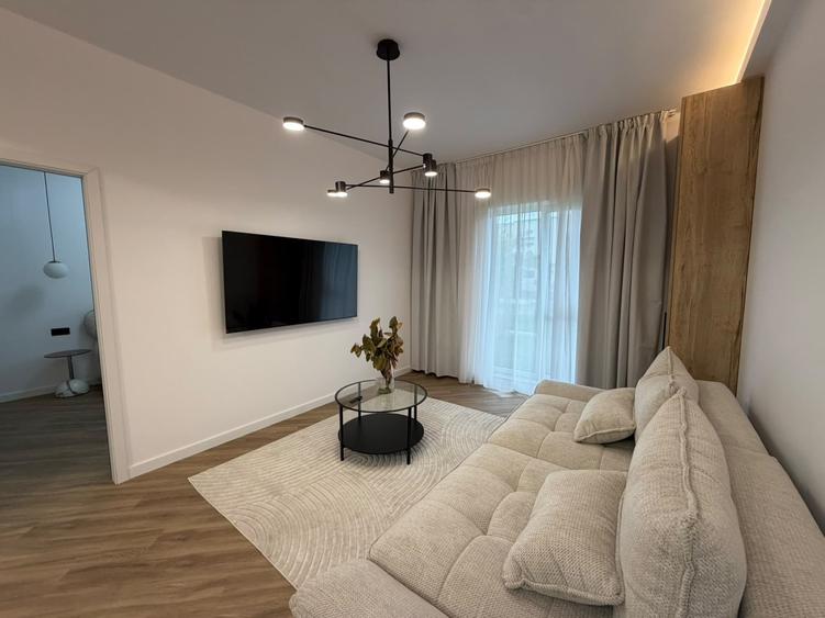 Apartament cu 2 camere semidecomandat, mobilat în Florești