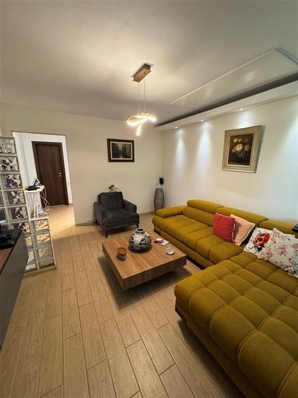 Apartament cu 3 camere circular în Berceni