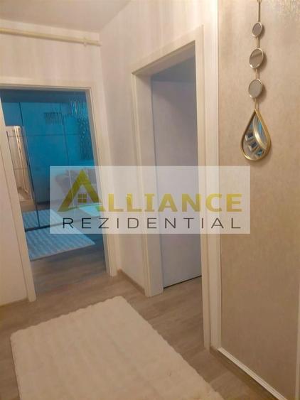 Apartament cu 2 camere decomandat, mobilat în Central