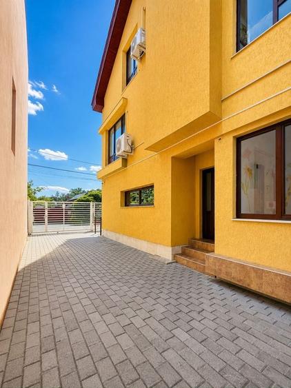 Casă individuală cu 15 camere cu Canalizare în Mehala