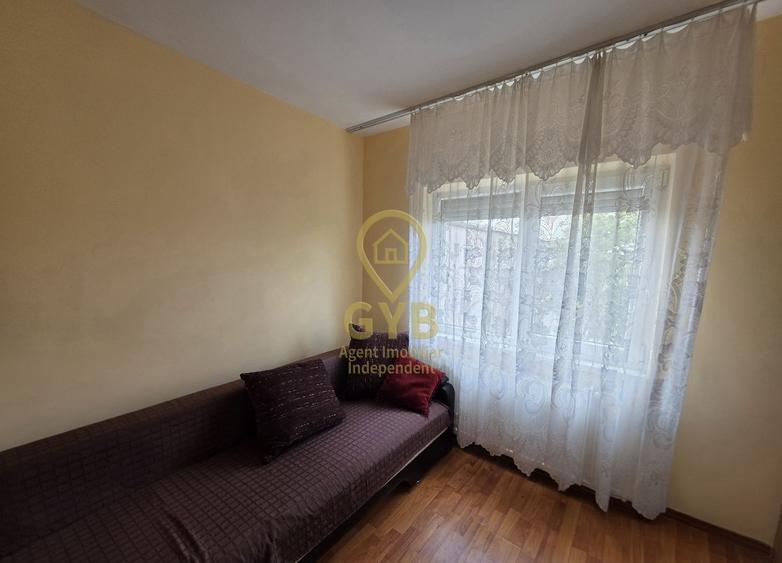 Apartament cu 4 camere decomandat, mobilat în Central