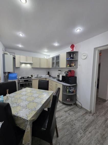 Casă cu 5 camere cu Teren 770 Mp în Central