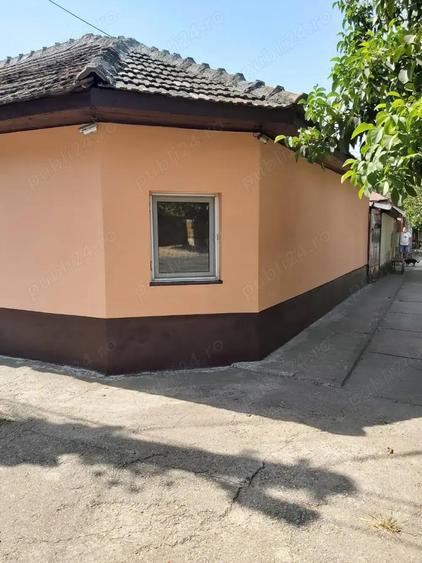 Vand casa cu spatiu comecial in Alexandria - 4