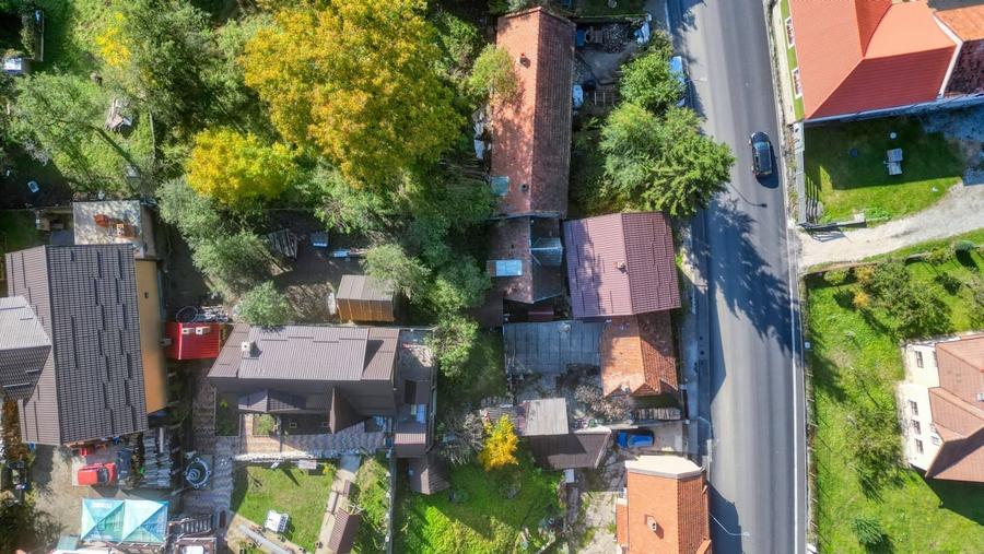 Comuna Bran, str. Pricipala, casa partial renovata, P + E, dependinte, foisor - 14