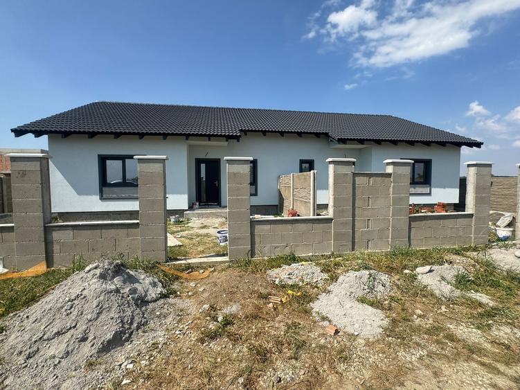 Duplex pe parter 3 CAMERE 2 bai 109.000 - 2