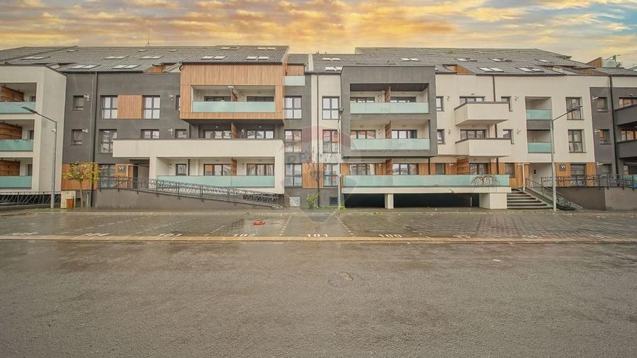 Apartament cu 2 camere de vânzare, parcare subterană și supraterană - 1