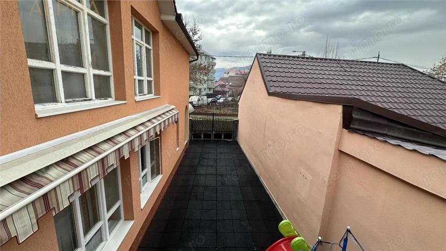 Vila Impunatoare cu 13 Camere Ideala pentru Clinica, After-School sau alte activitati comerciale - 14