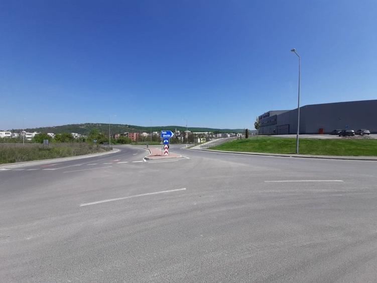 De inchiriat teren langa City Mall , GRATIS- ptr activitati culturale - 4