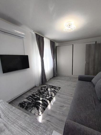 Ofer spre inchiriere garsoniera Mioveni, etajul 1, renovata total - 2