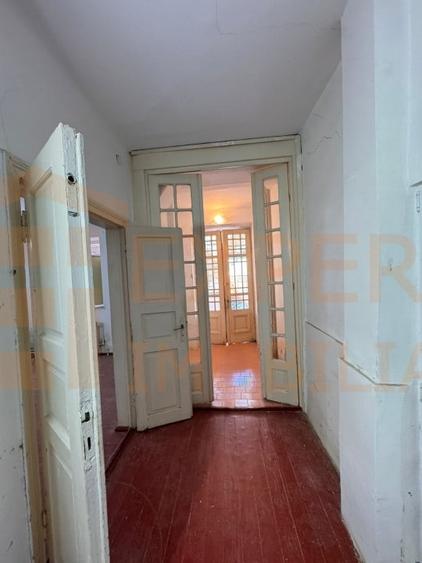 Apartament 4 camere de vânzare, în zona Piața Ovidiu, Constanța - 1