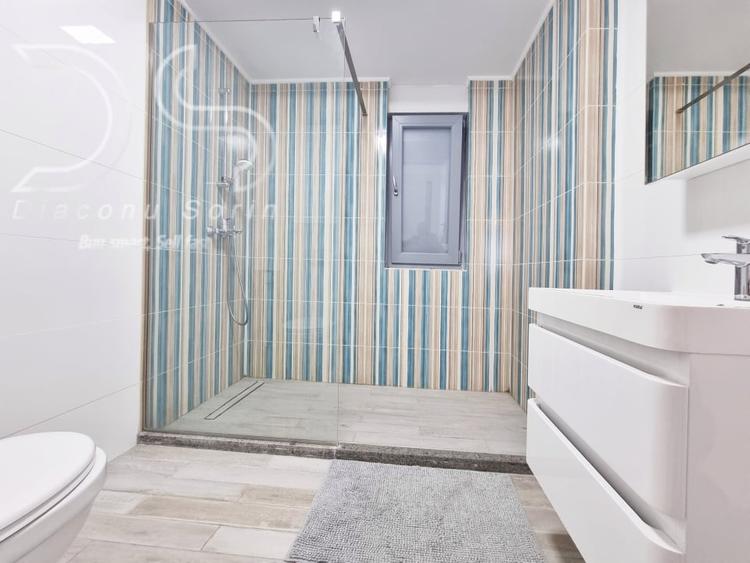 Apartament cu 2 bai si vedere la mare in primul rand la promenada - 9