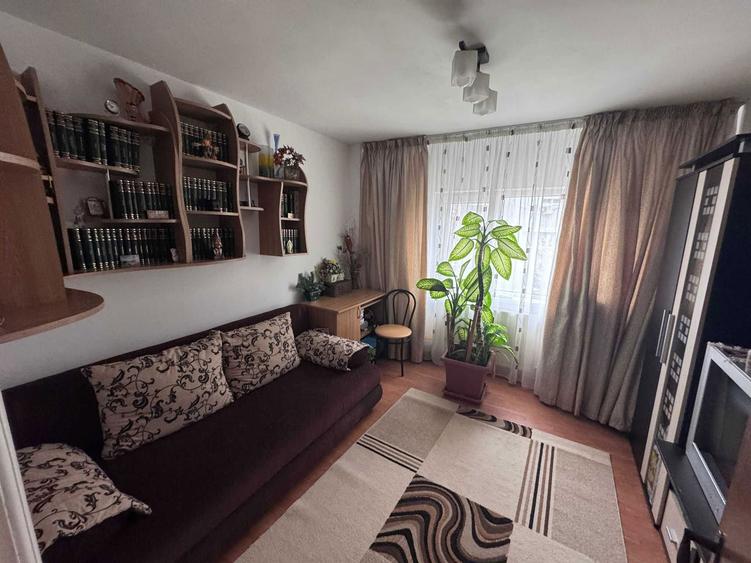 Apartament de vanzare cu 3 camere, etaj 2 - 74,16 mp - Giurgiu, zona Patibar - 2