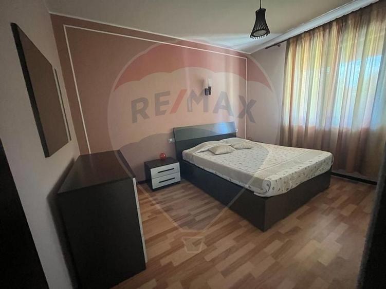 Casă / Vilă de vânzare str Dobrogeanu Gherea Radauti - 5