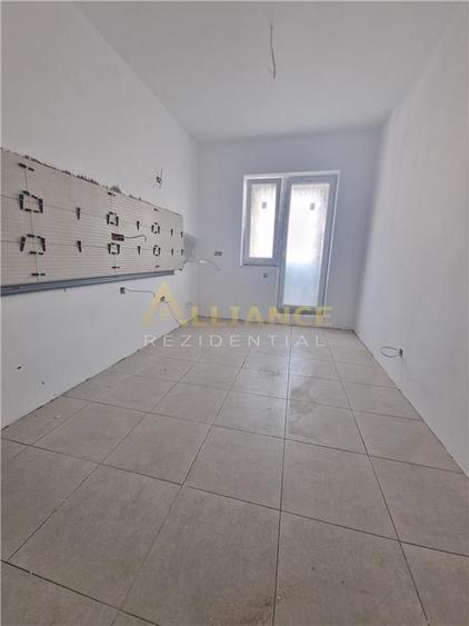 Young Residence 2 cam 64 mp la 10 min metrou - 10