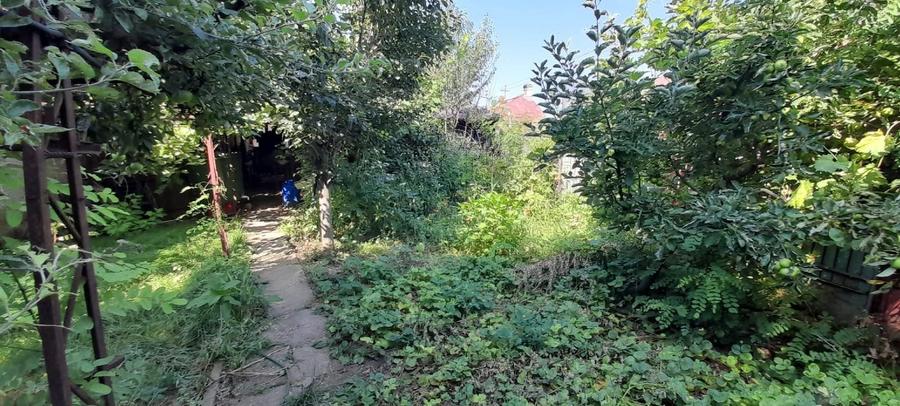 casa de vanzare in zona foarte linistita - 10