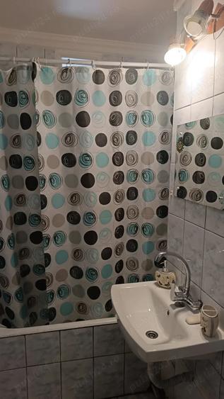 Inchiriez garsoniera - 2