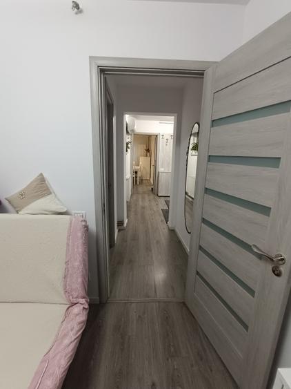 Apartament cu 3 camere decomandat, mobilat în Doamna Ghica