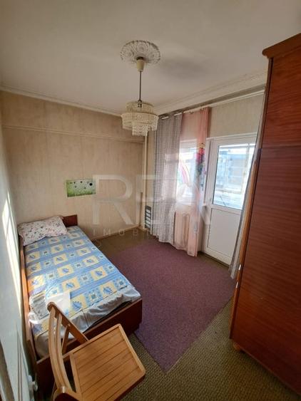 Apartament cu 4 camere decomandat în Crângași