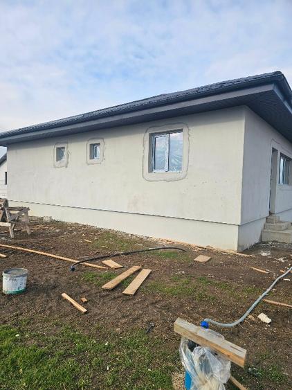 Vand casa pe Parter 106mi €  0724872115 - 8