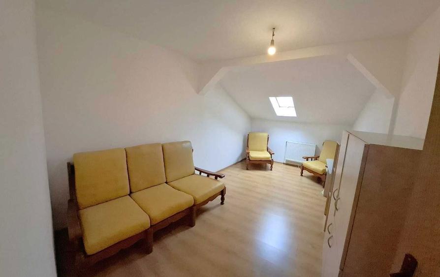 Zona Garii, living + 2 camere, scara interioara - 8