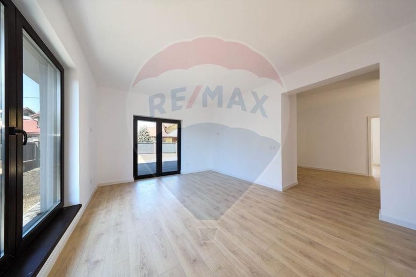 Casa 4 camere-594 mp teren,  construcție noua-Harman - 9