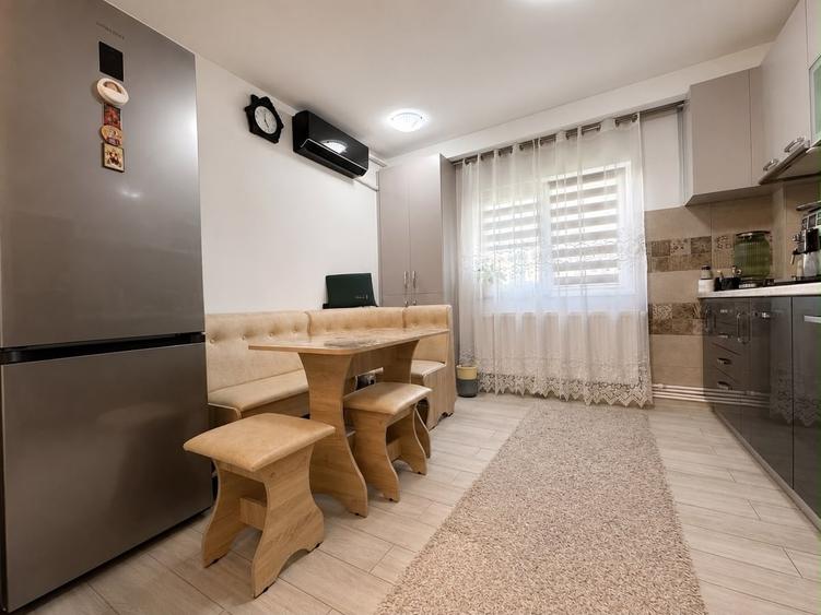 Apartament cu 3 camere decomandat în 13 Septembrie