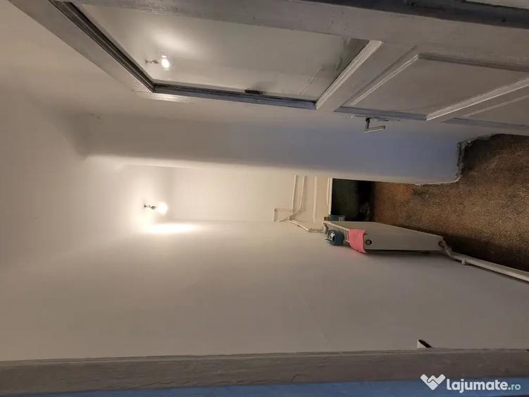Apartament la curte, 13 septembrie - 6