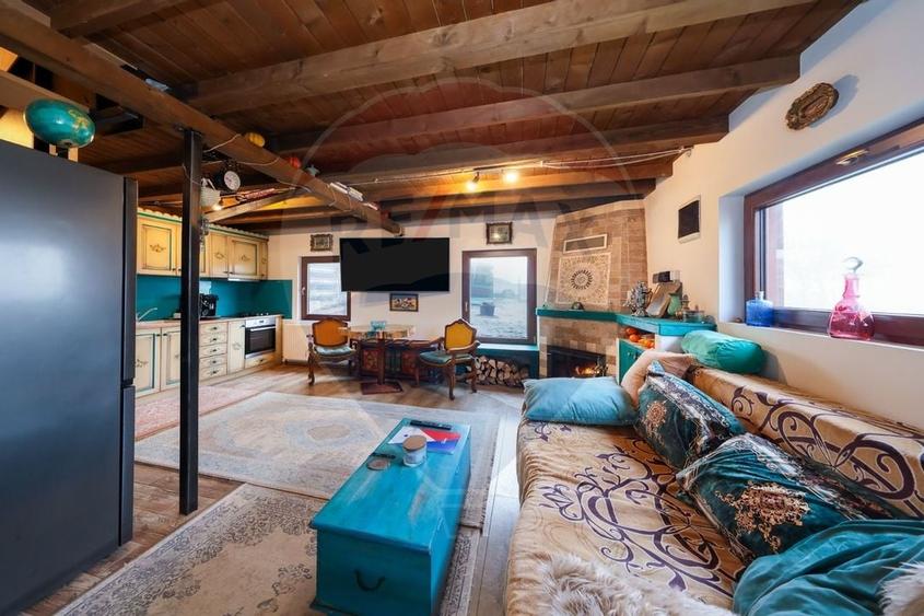 Ansamblu rezidențial cu casă principală și anexe, teren 1.487 mp - 1