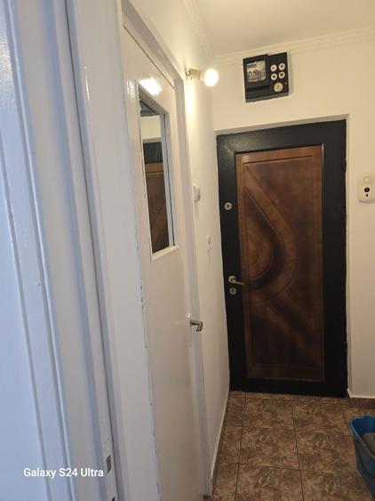 Inchiriez apartament 2 camere - 4