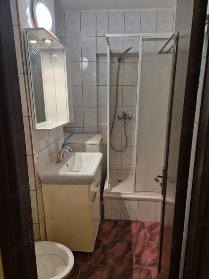 Inchiriez garsoniera in zona Titan - 4